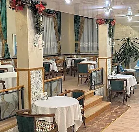 танне Хотел 4*